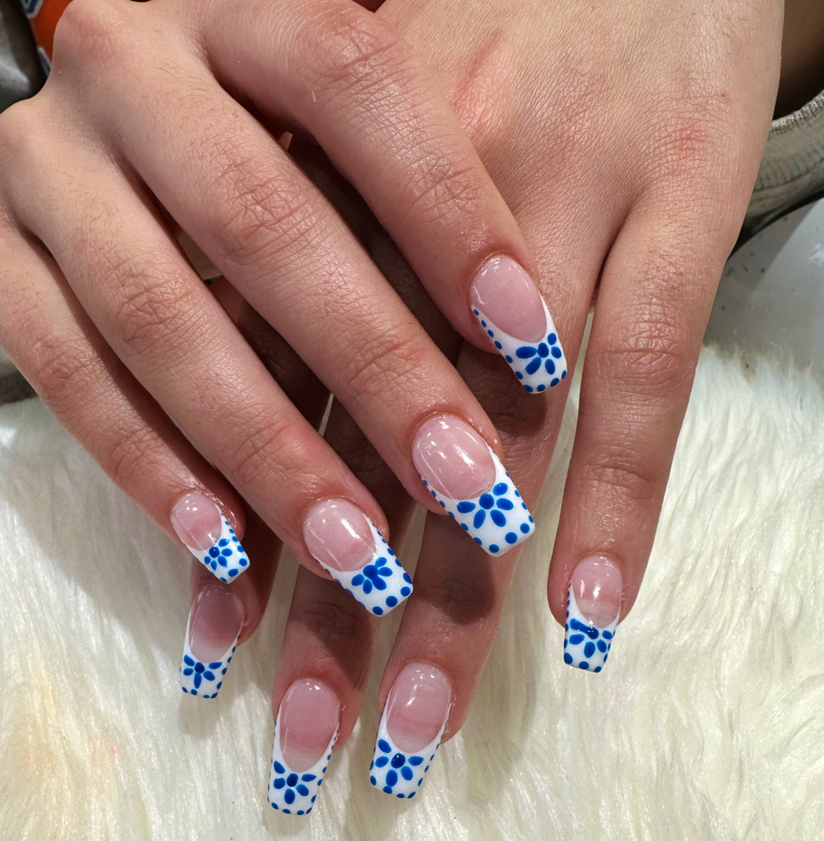 Star Nails & Spa logo